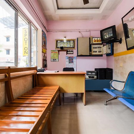 Hotel O K.S.Lodge Tribhuvanam Esterno foto