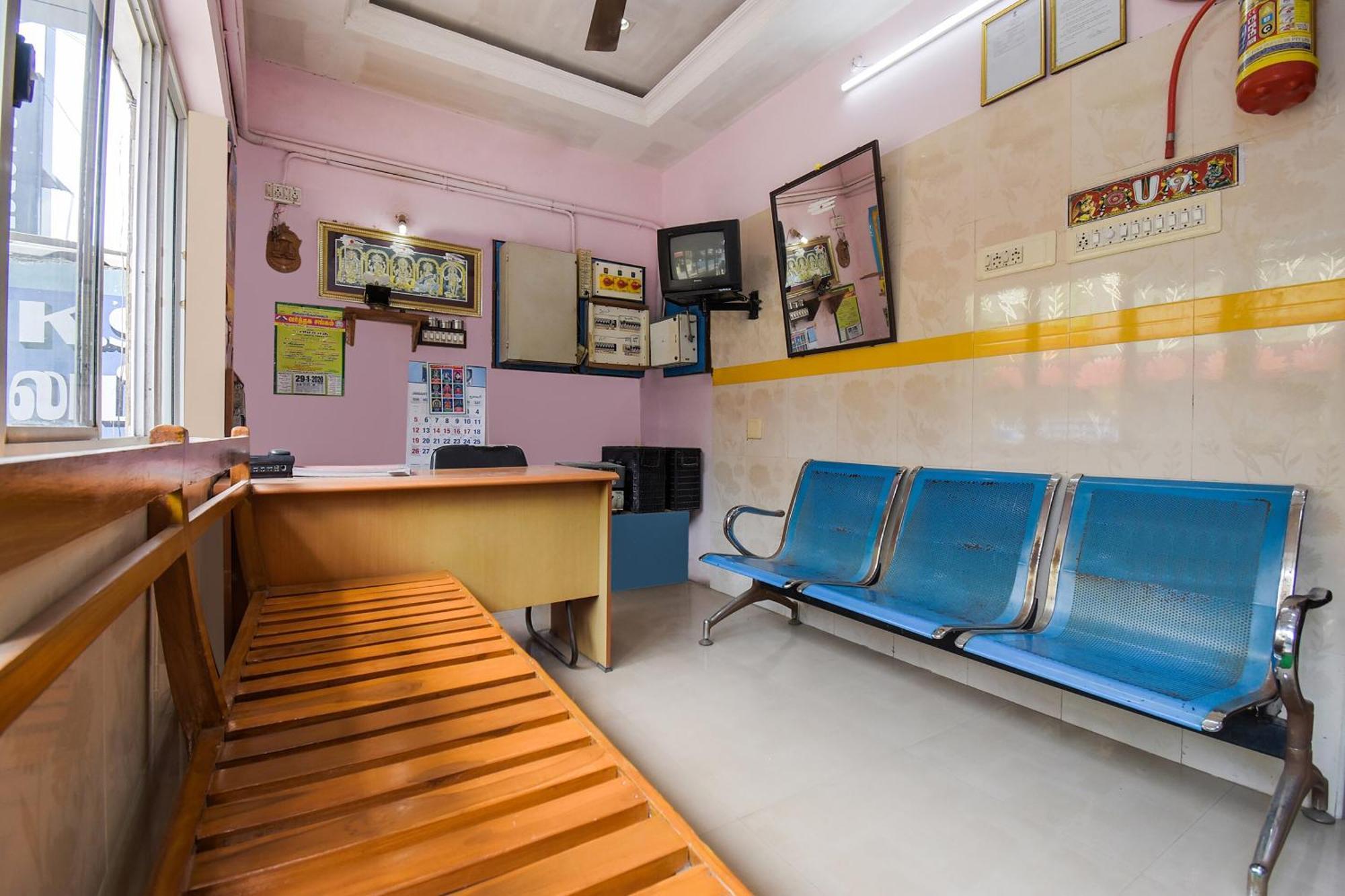 Hotel O K.S.Lodge Tribhuvanam Esterno foto