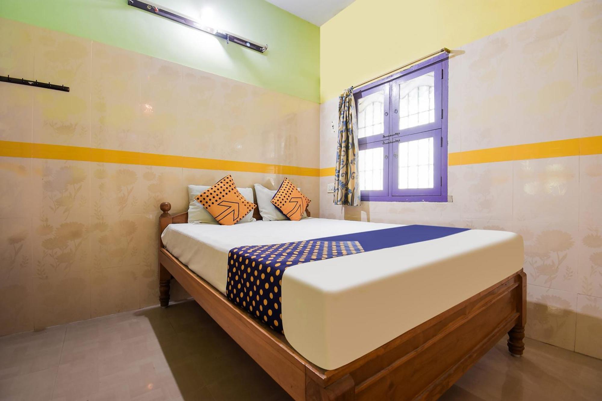 Hotel O K.S.Lodge Tribhuvanam Esterno foto