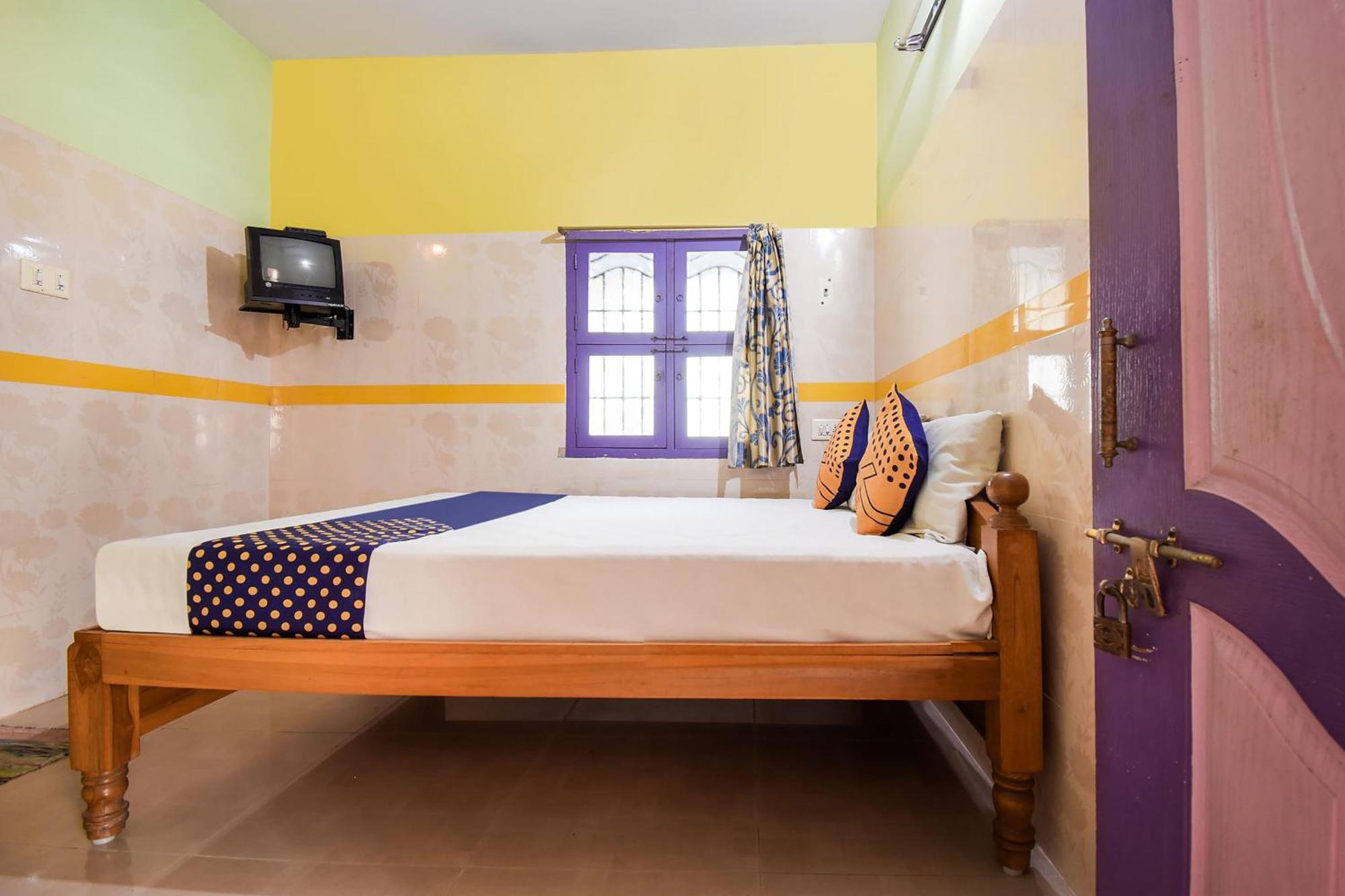 Hotel O K.S.Lodge Tribhuvanam Esterno foto