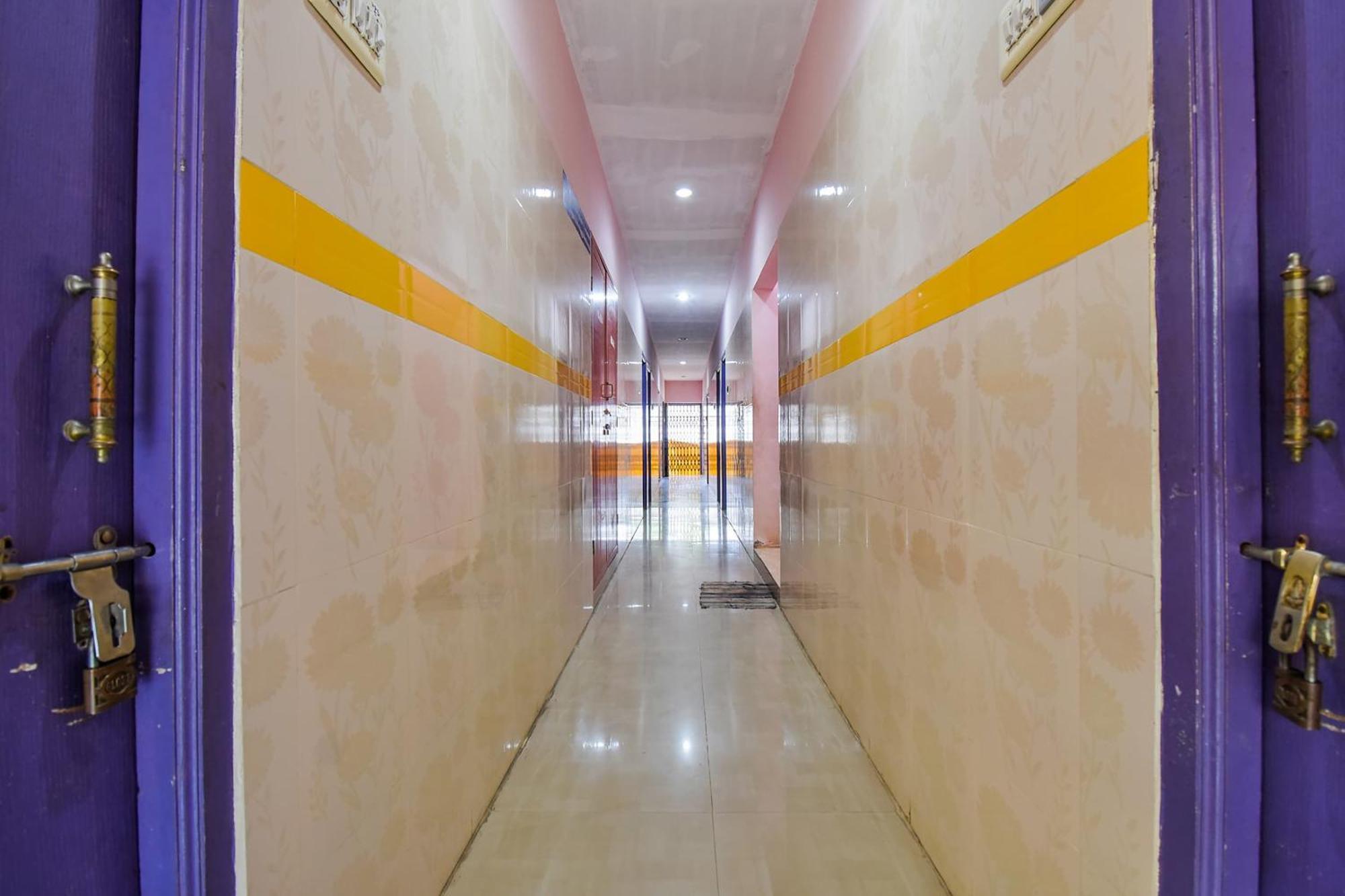 Hotel O K.S.Lodge Tribhuvanam Esterno foto