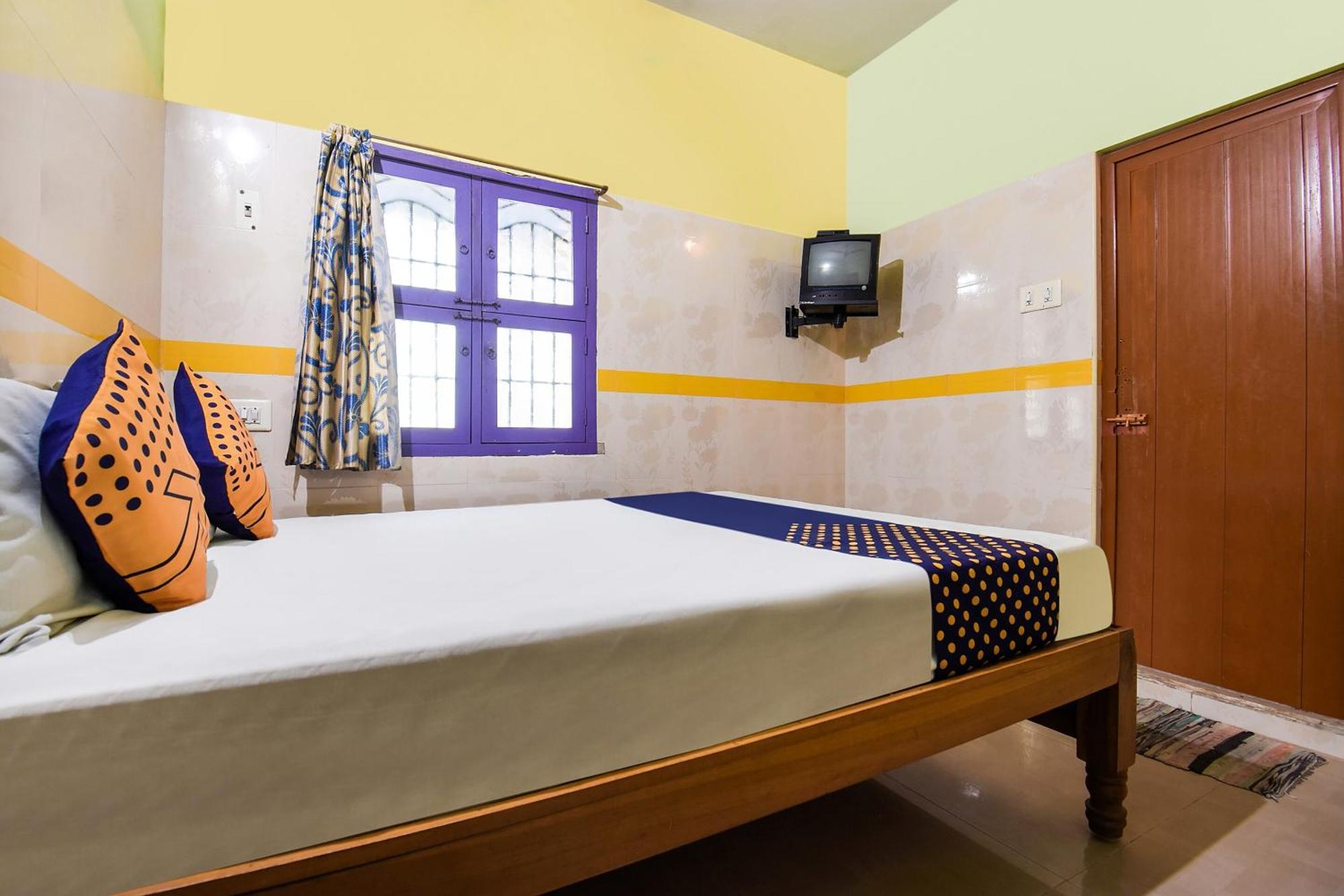 Hotel O K.S.Lodge Tribhuvanam Esterno foto